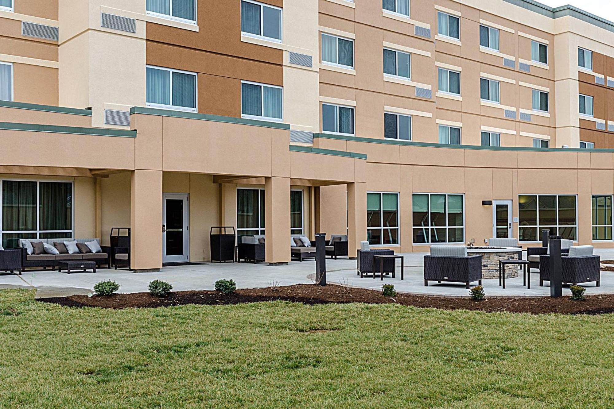 Courtyard By Marriott Somerset Esterno foto