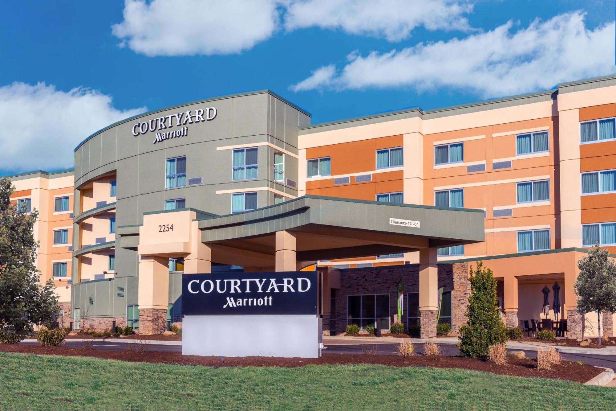 Courtyard By Marriott Somerset Esterno foto